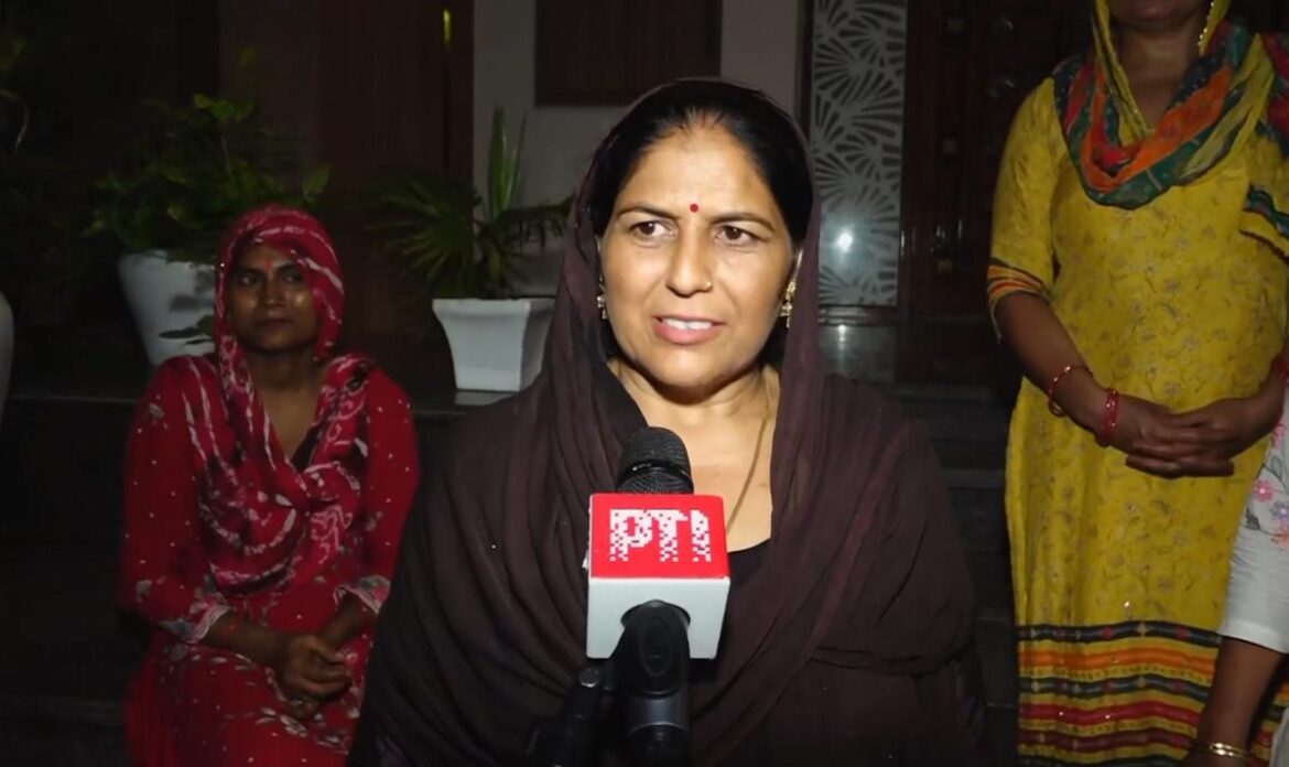 neeraj_chopra_mother_olympics